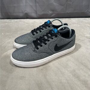 Nike SB Check Solarsoft Sneakers